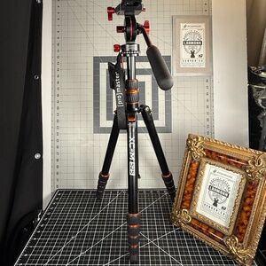 PROMASTER®  |  XC-M 525K™  |  COOL-FACTOR TRIPOD  |  LIKE NEW  |